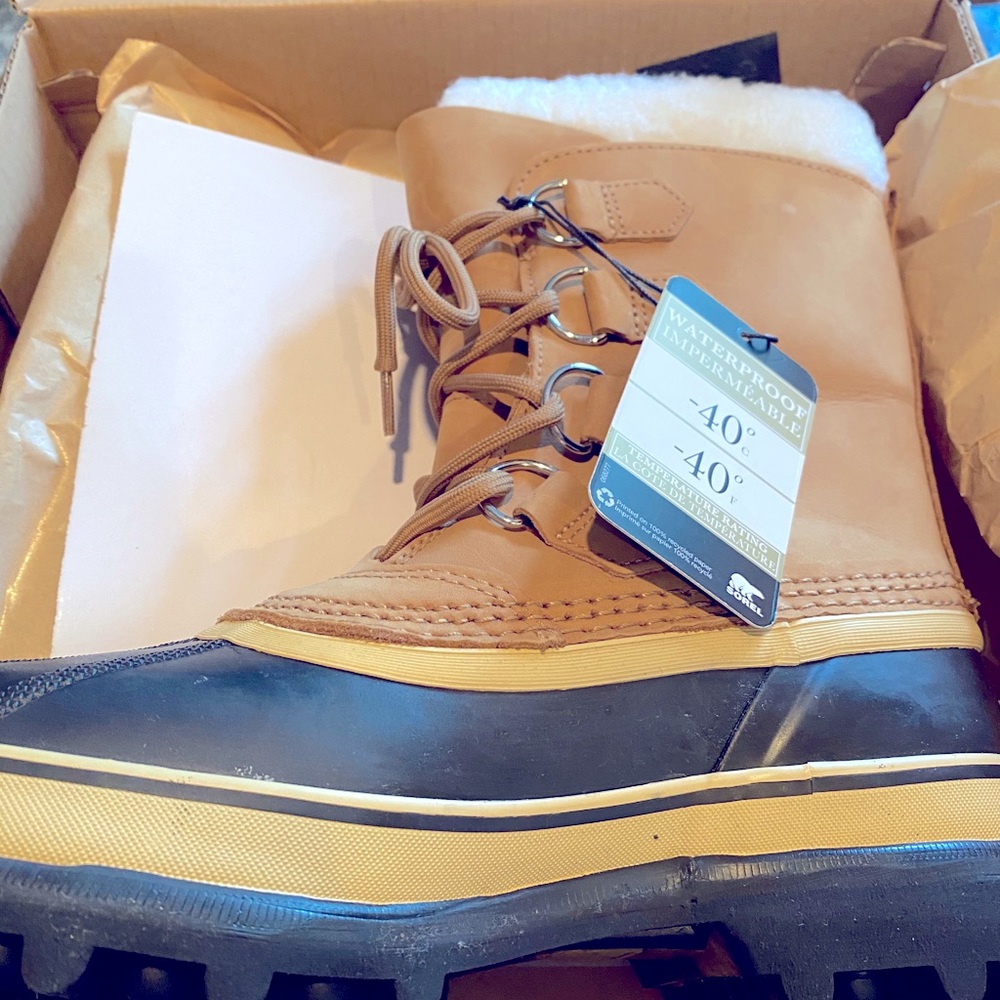 Women’s Sorel Caribou Boot - new with tags, size 6